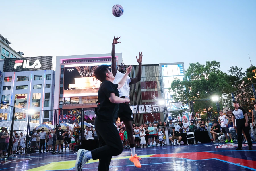 刻苦训练篮球时如何避免受伤的建议_2